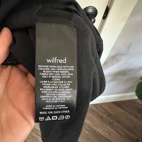 Aritzia Wilfred Fantasia skirt, excellent condition - Picture 8 of 10